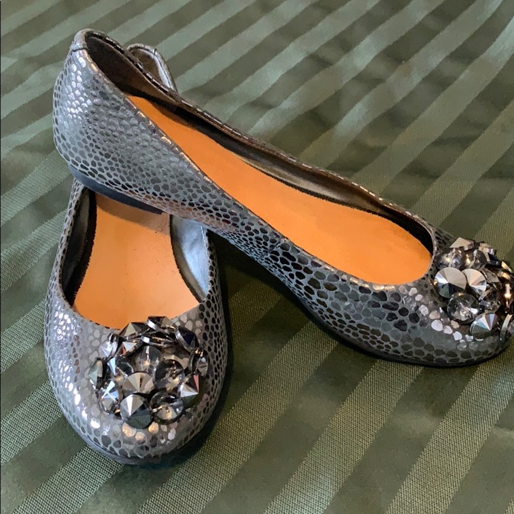 Antonio Melani Flats